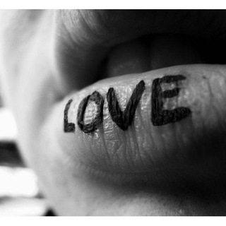 Логотип телеграм канала @l0ve_is1 — Love Is...